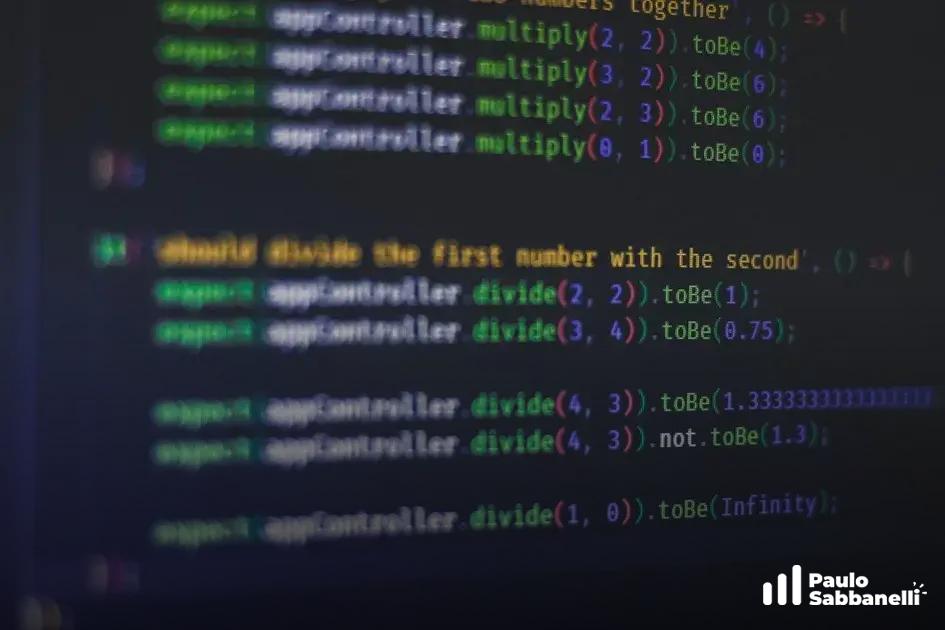 Teste automatizado desfocado verificando operações de multiplicação e divisão