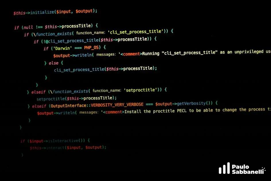 Código PHP verificando sistema operacional Darwin e definindo título do processo