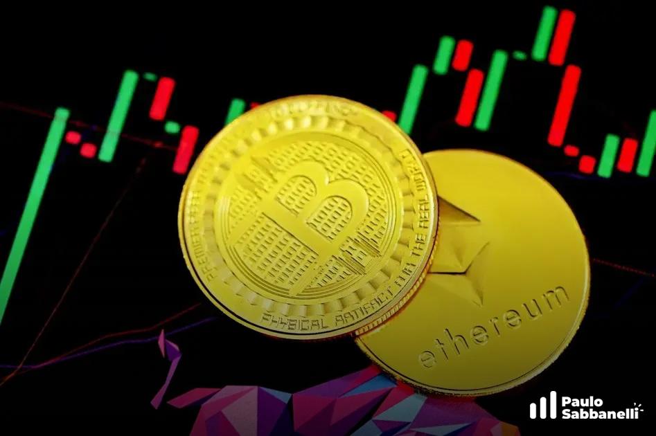 Moedas douradas de bitcoin e ethereum sobre fundo com gráfico de candles verdes e vermelhos