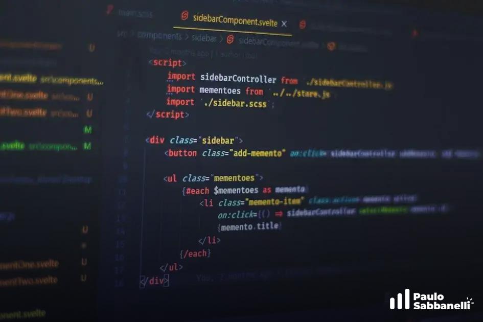 Editor de código mostrando o arquivo sidebarComponent.svelte com importações e marcação de uma barra lateral