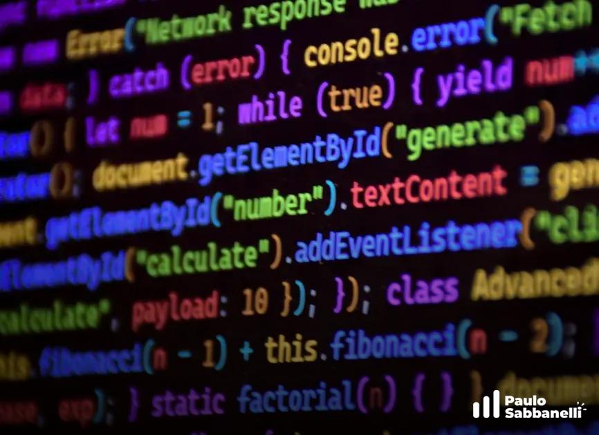Close de código JavaScript colorido com tratamento de erros e uma função de Fibonacci