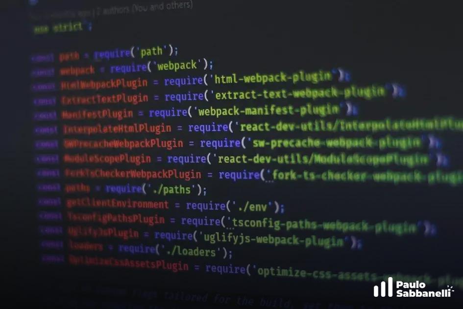 Código Node.js com diversas instruções require de plugins do Webpack em editor escuro